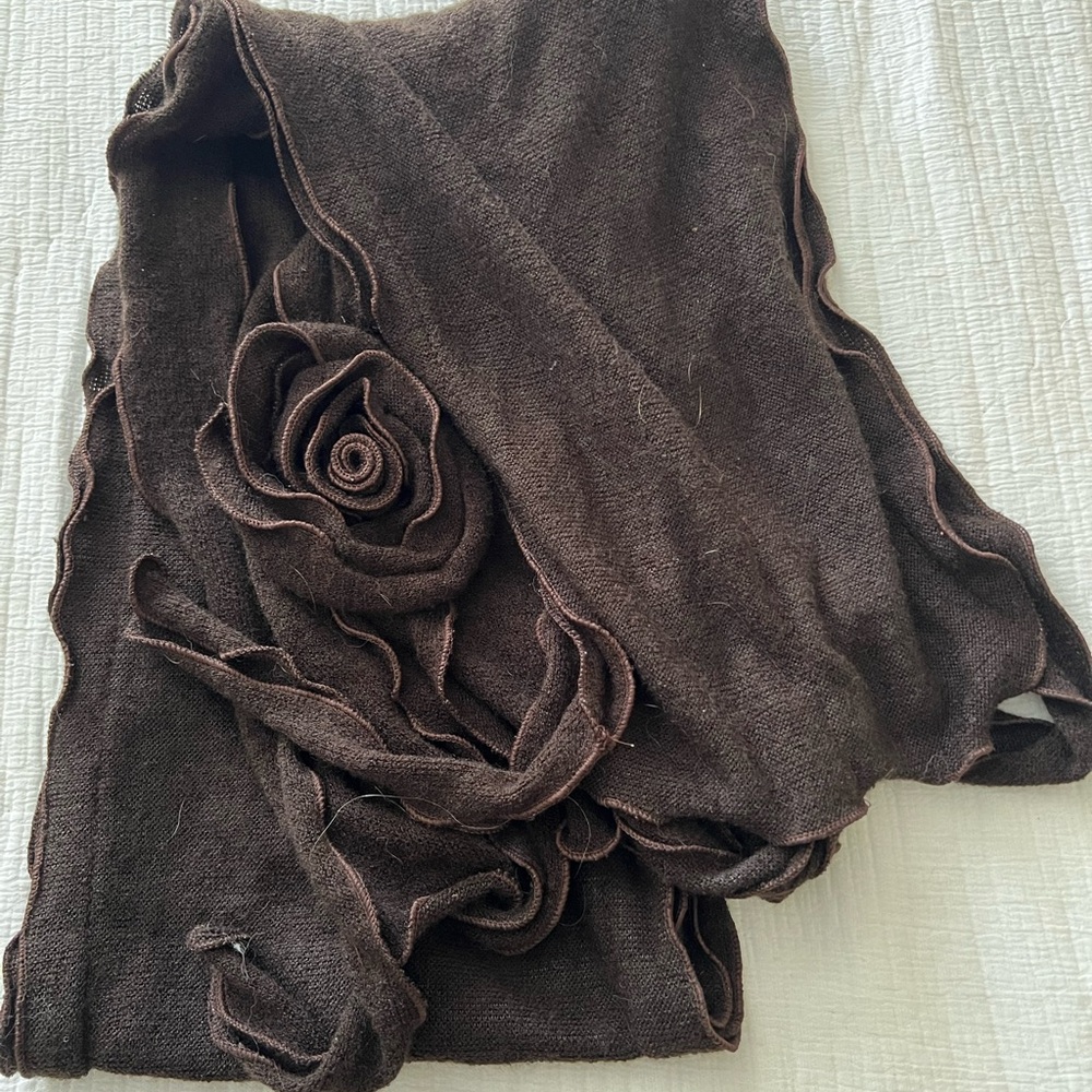 Boutique Brown Knit Scarf with Rose Detail
